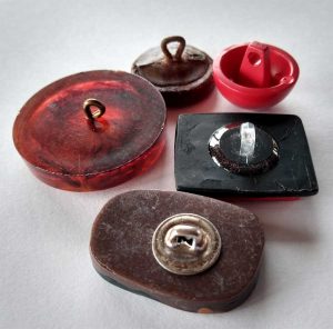 buttons with shanks