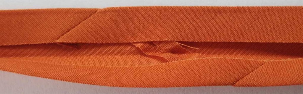 Bias tape diagonal seam