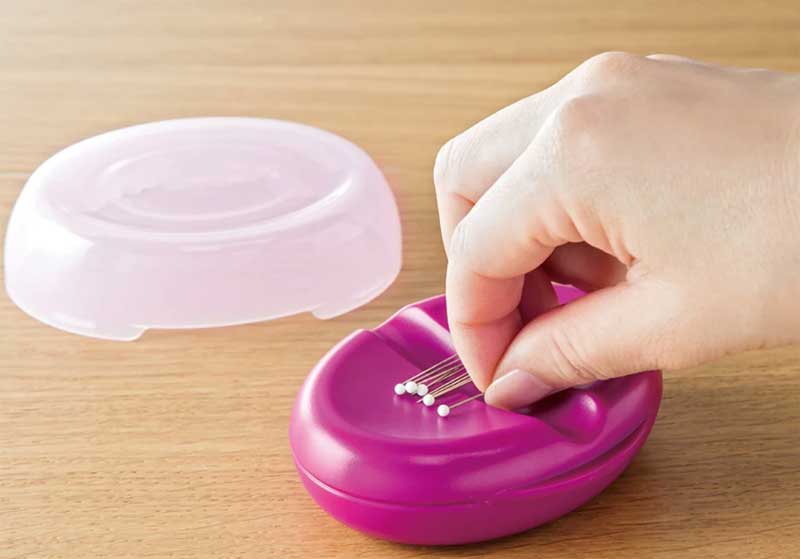 Clover magnetic pin caddy