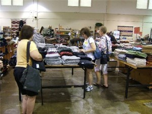 Northwest Tour photo - woolen mill store shopping