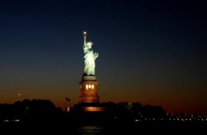 New York Tour photo - statue at night